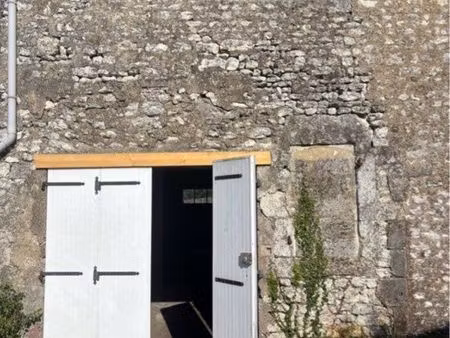 semussac grand garage/depot 52 m2