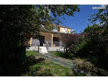 villa 6 pièces 120 m²