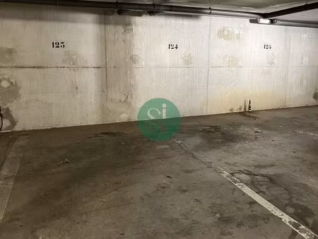 parking/box 12 m² six-fours-les-plages