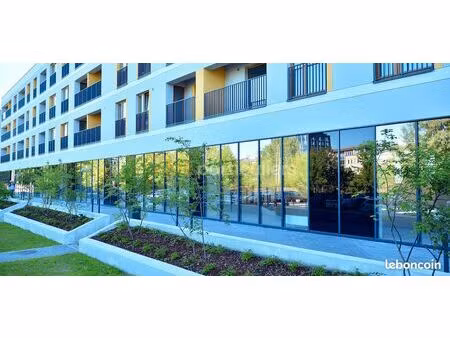 local commercial 144 m² saint genis pouilly