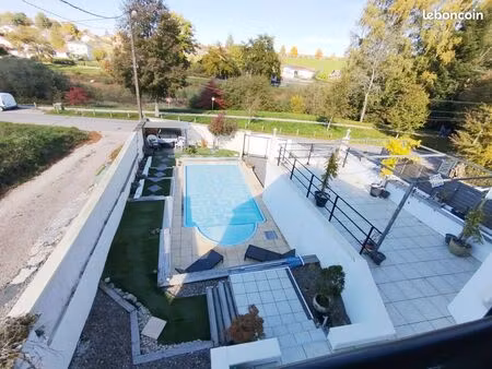 bord du lac de bouzey au calme belle maison avec 3 chambres et piscine