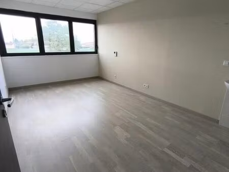 bureau 15 m²