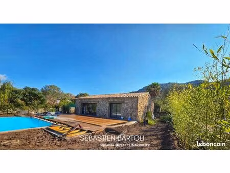 propriété 4 pièces 90 m²