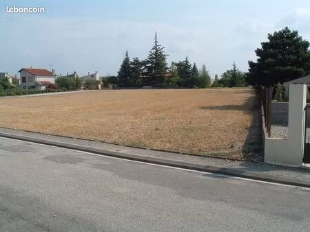 nouveau terrain viabilisé au cœur de ville - entre particuliers