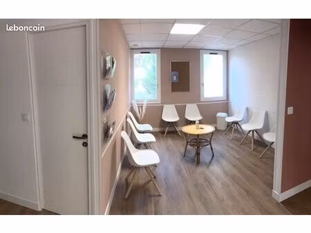 salle de soin dans un cabinet paramédical