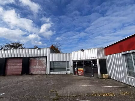 local commercial 366 m² chanteheux