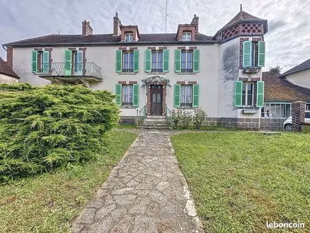 maison 10 pièces 232 m²