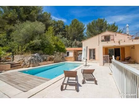 villa toulon avec piscine sans vis à vis 4 chambres  1230m2 terrain