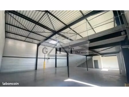 local industriel 560 m²