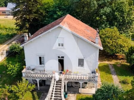 maison 5 pièces 210 m²
