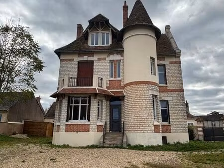maison 6 pièces 185 m²