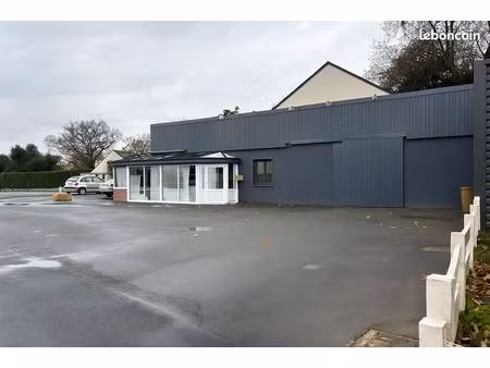 local commercial de 150m² beaucouzé avec forte visibilité