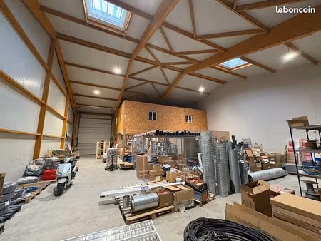 local 425 m² le plessis grammoire