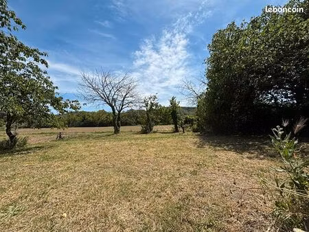 terrain 740 m² la garde-adhémar