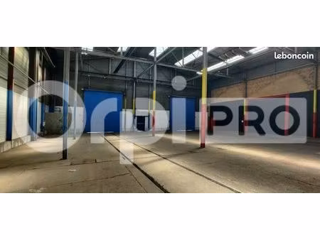 local d'activité 1 600 m²