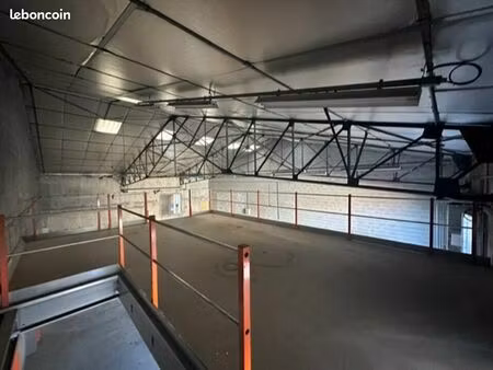 local d'activité 310 m²