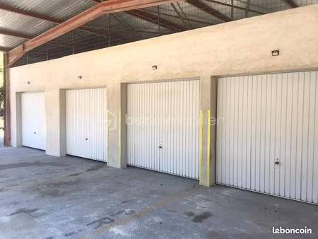 parking 160 m² cluses