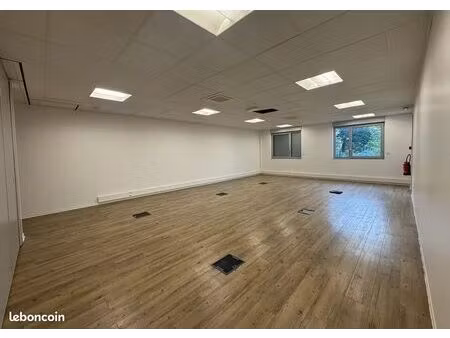 bureaux 263 m² ennery