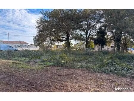 terrain 3 800 m² lagorce