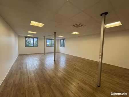 bureaux 531 m² ennery