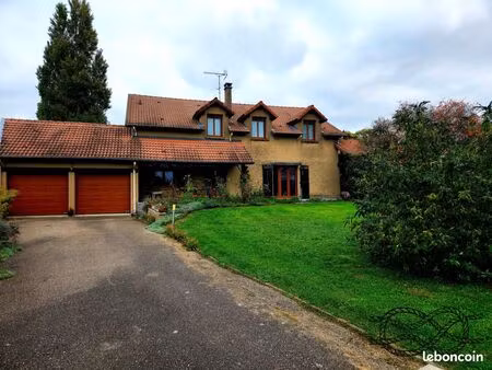 propriété 11 pièces 200 m²