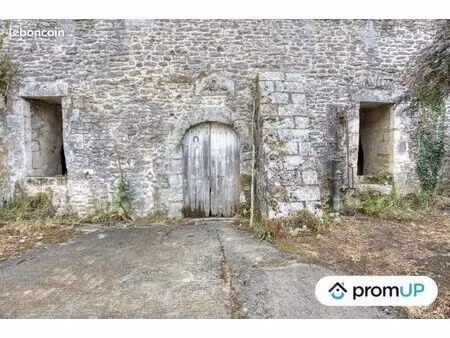 maison 2 pièces 490 m²