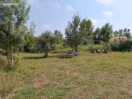 terrain box pour artisan stockage peintre macon et autre