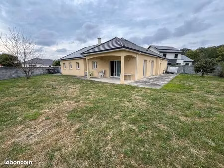 maison de plain-pied à l’est de pau calme  confort  et proximité 335 000 hai