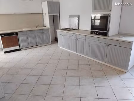 vend maison de bourg à renover