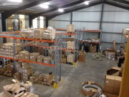 local logistique 660 m²