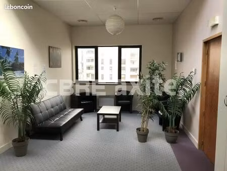 bureaux 124 m²
