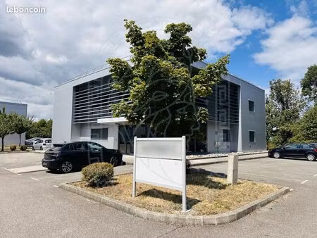 bureaux 747 m² archamps