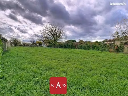 terrain 791 m² giroussens