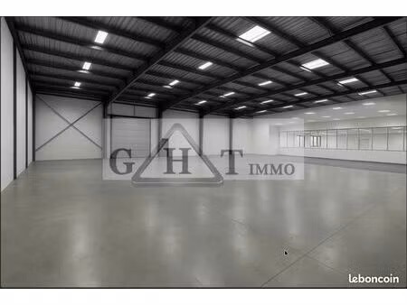 local industriel 900 m²