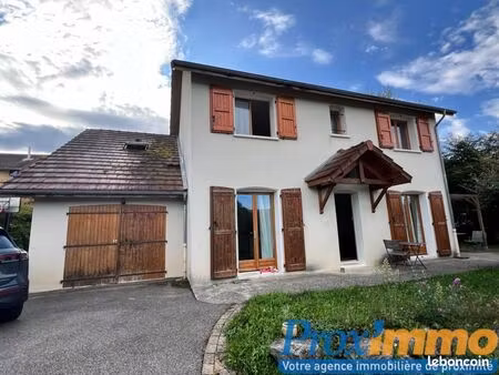 maison 6 pièces 135 m²