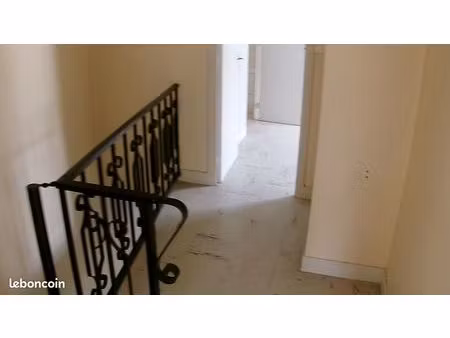 maison centre ville châtellerault  ancien magasin.)