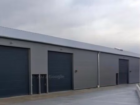 entrepôt isolé 330m2