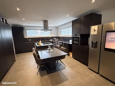 propriété 7 pièces 250 m²
