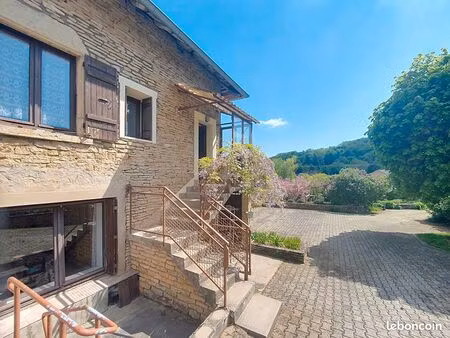 maison 6 pièces 105 m²