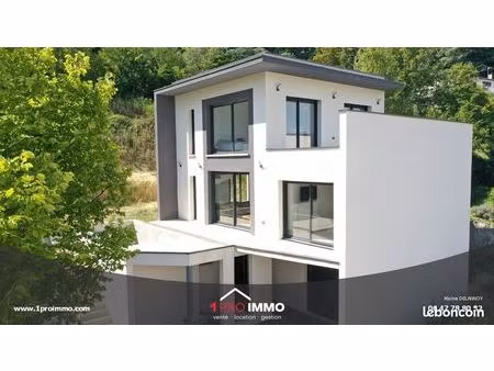 villa 5 pièces 125 m²