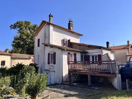 maison de ville 4 pièces 140 m²