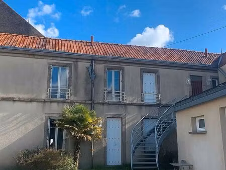 immeuble 15 pièces 272 m²