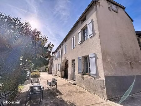 immeuble 313 m² saulx