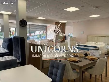 local commercial 300 m²