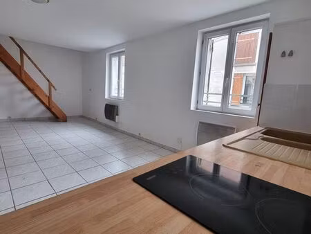 f3 duplex 45m2 rénové avec parking