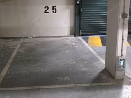 parce de parking a 3 mn de la mairie de montreuil