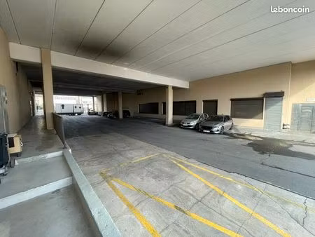local d'activite 1035 m² drancy