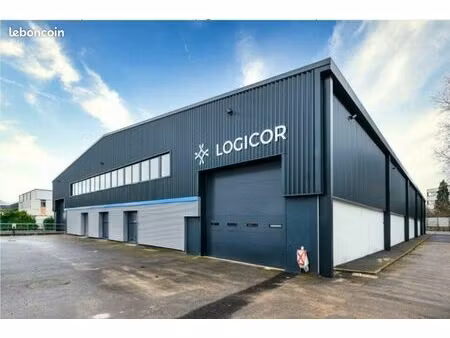 local d'activité 2 504 m²