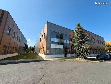 local d'activité 409 m²