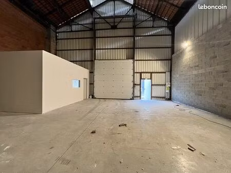 local logistique 120 m²